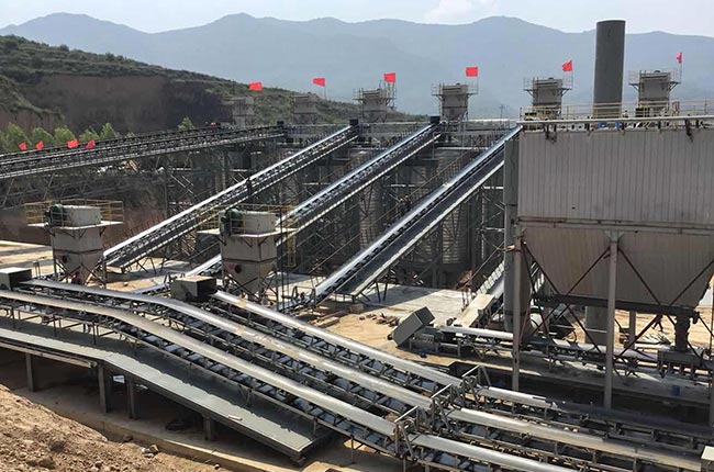 山西某砂石廠輸送機(jī)現(xiàn)場(chǎng).jpg