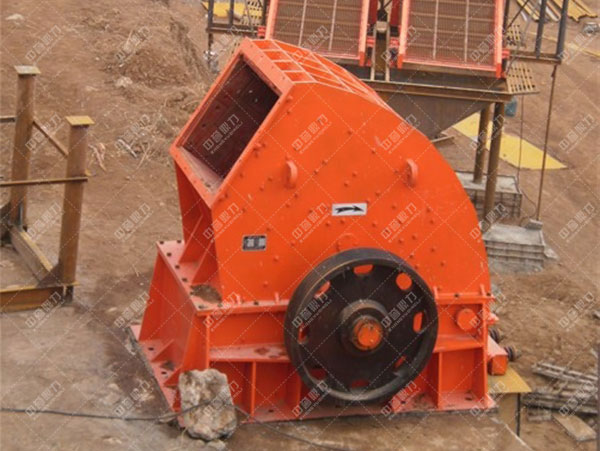 1213型號的錘式破碎機