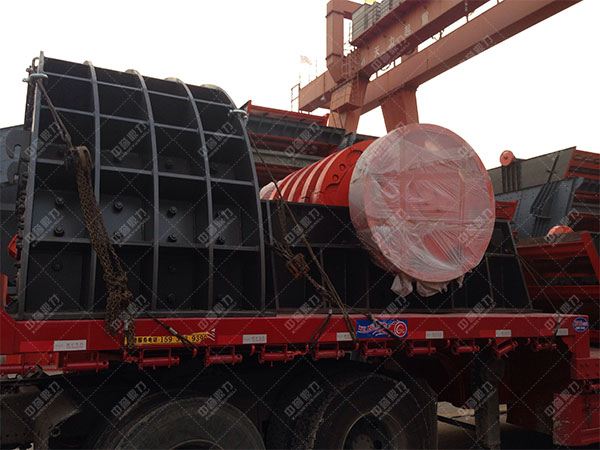 中譽鼎力pc錘式破碎機發(fā)貨