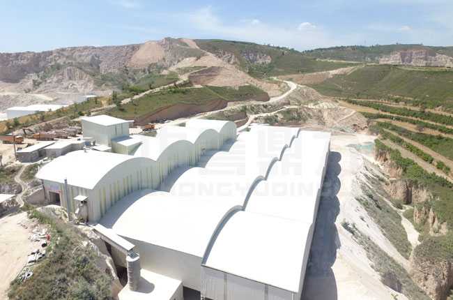 陜西銅川金梧桐礦業(yè)時產(chǎn)700噸破碎機生產(chǎn)線